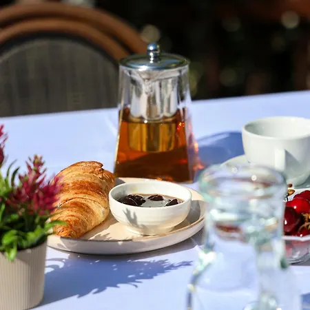 Nina Bed & Breakfast 3*