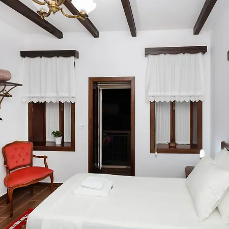Nina Bed & Breakfast Berat