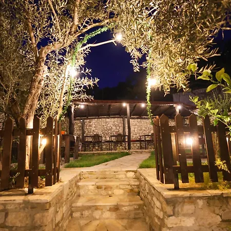 Nina Bed & Breakfast 3*